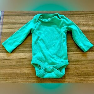 3 FOR $10 NWOT Newborn Cloud Island Green Long Sleeve Onesie
